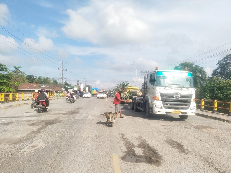 Jalinsum Dan Jembatan Rusak, Berlubang Di Perbatasan Deliserdang-Sergai