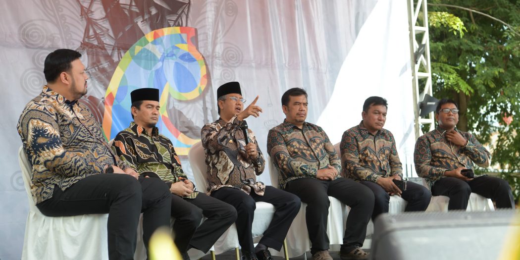 Asisten Sekda Aceh Berbagi Motivasi Raih Sukses Dengan Siswa SMAN 10 Fajar Harapan