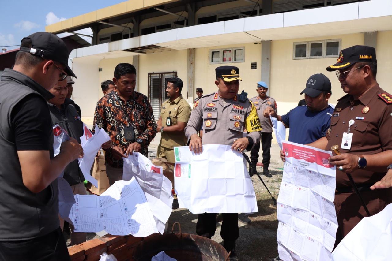 Aceh Besar Musnahkan Kelebihan Surat Suara Pemilu 2024