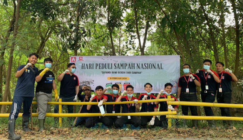 Alfamidi Bersama Yayasan Gerakan Peduli Sungai Bersihkan Bantaran Sungai Tembung