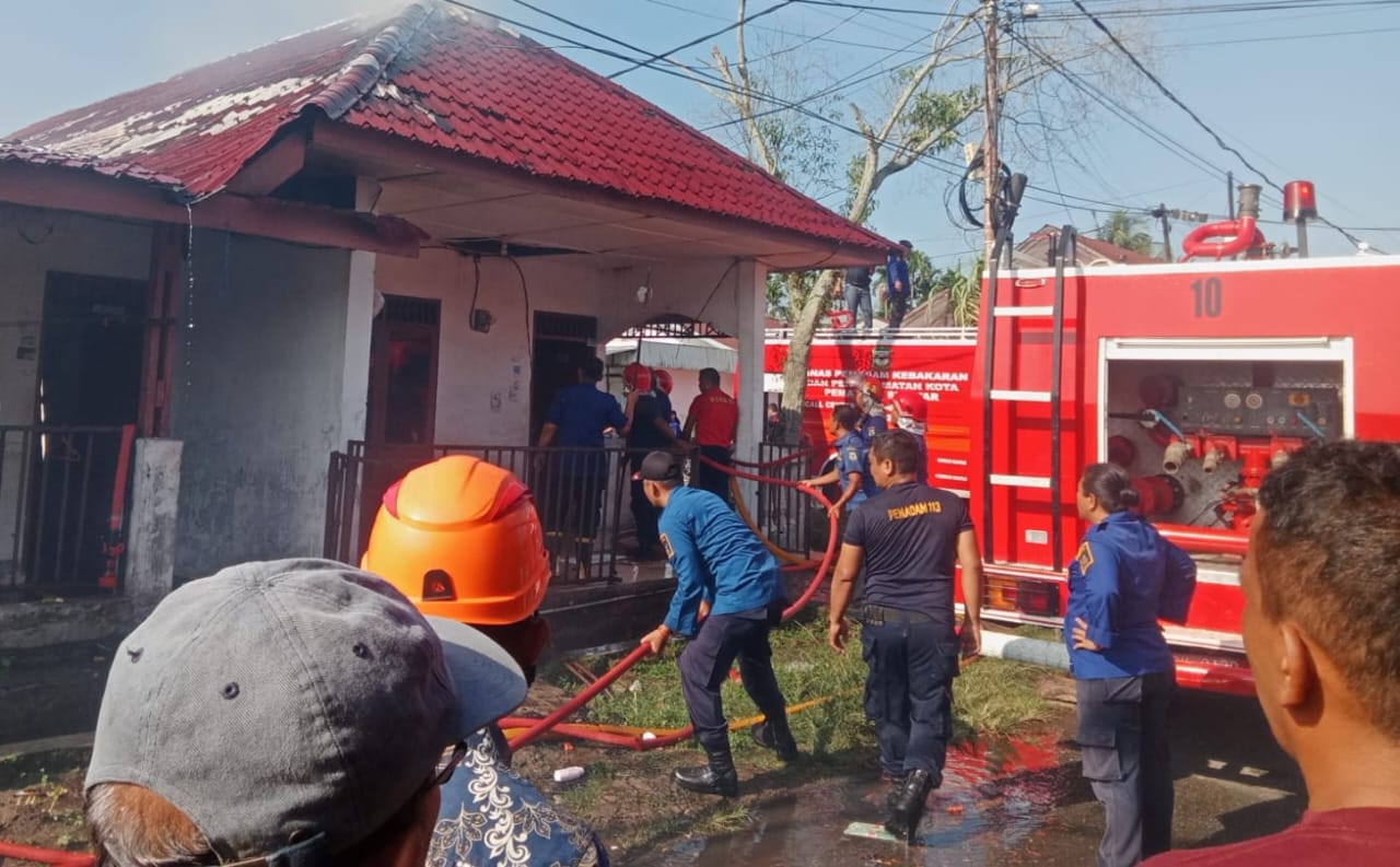 Lima Rumah Kontrakan Dan 1 Sepeda Motor Terbakar Di P. Siantar