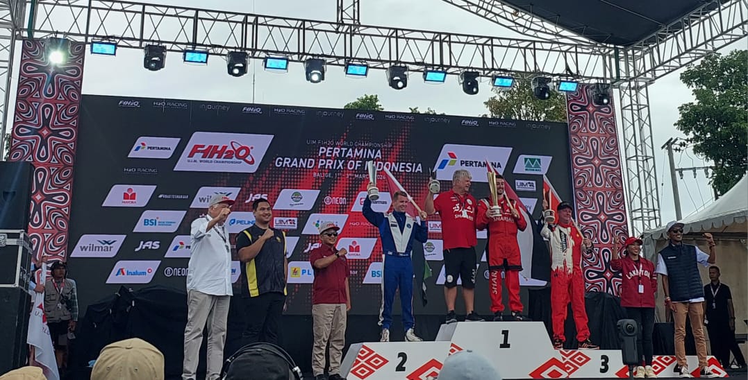 Pembalap Rusty Wyatt Dari Sharjah Team Juarai F1H2O Danau Toba 2024