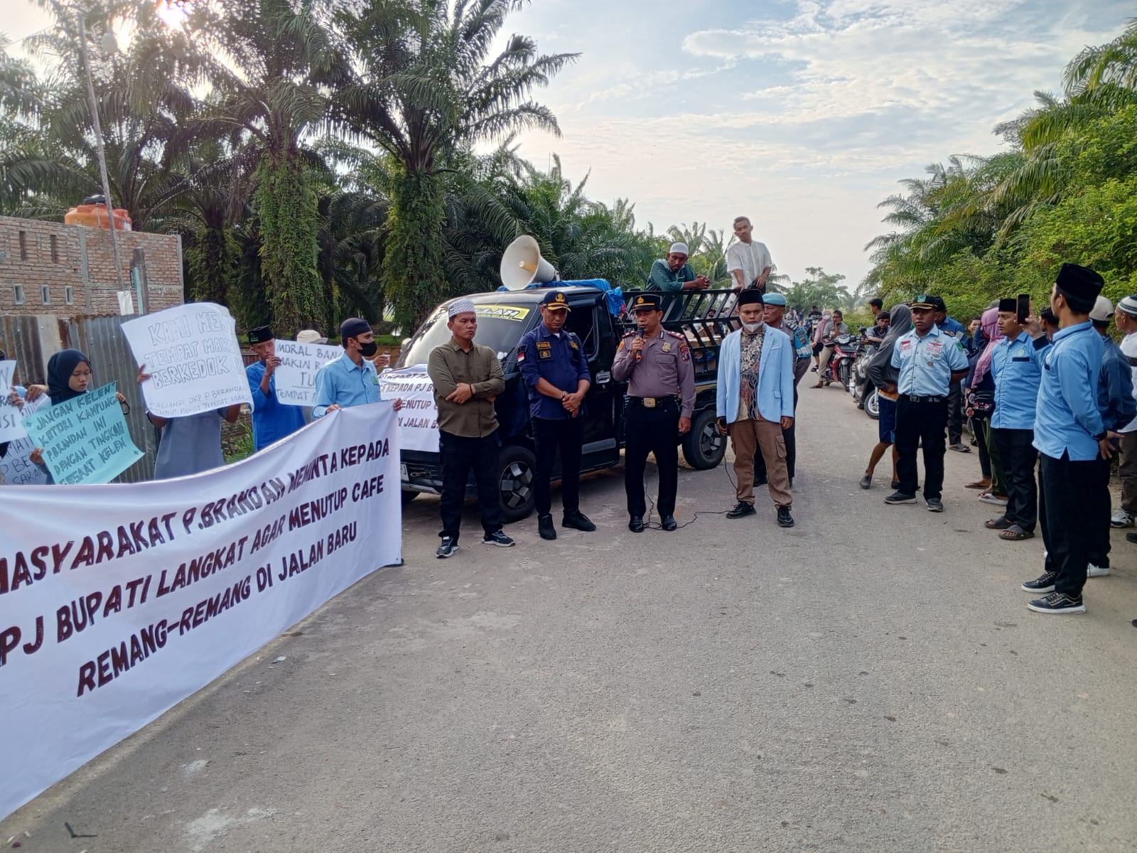 Masyarakat P. Brandan Desak Pj Bupati Langkat Tertibkan Warung Remang-remang