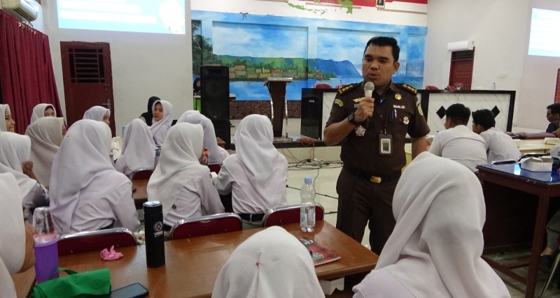 Jaksa Masuk Sekolah SMK N 9 Medan : Jarimu Adalah Harimaumu Dan Katakan Tidak Pada Narkoba