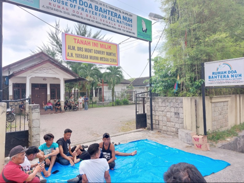 Keluarga Mendiang Mont Gomery Munthe Duduki Yayasan Bahtera Nuh