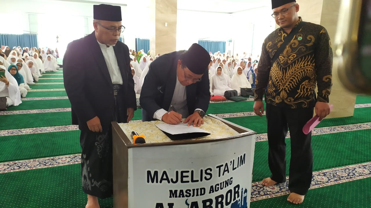 MUI Sumut Kukuhkan Pengurus MUI Padangsidimpuan Masa Khidmat 2023-2028