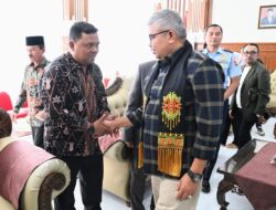 Sekda Aceh Besar Sambut Kedatangan Pj Gubernur Di Bandara SIM