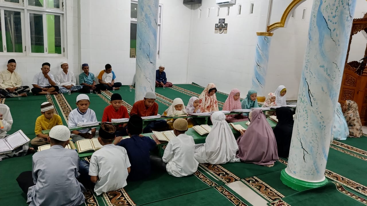 Remaja Mesjid Al-Ihsan Siborang Khatamkan Al Quran.