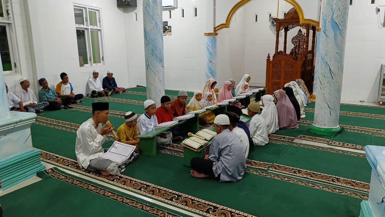 Remaja Mesjid Al-Ihsan Siborang Khatamkan Al Quran.