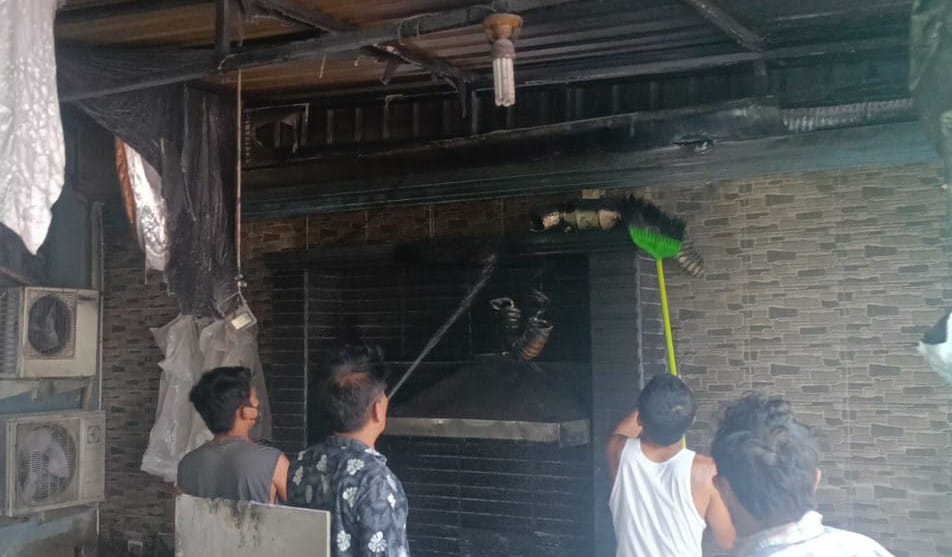 Selang Kompor Tembak Bocor, Satu Karyawan Rumah Makan Luka Bakar