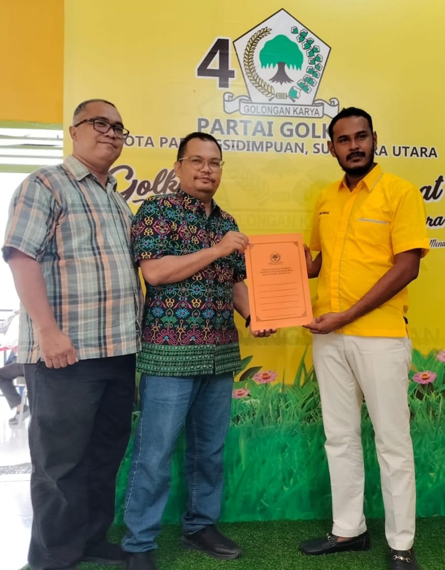 Pengusaha Bolu Salak Kenanga Ambil Formulir Ke Golkar Sidimpuan