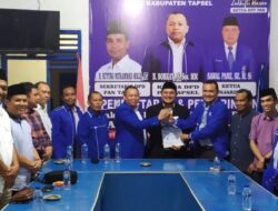 Ketua DPRD Tapsel Daftar Ke PAN Dan PPP Sebagai Balon Bupati