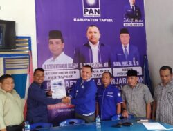 Siap Bertarung Di Pilkada Tapsel 2024, Mukmin Ambil Formulir Pendaftaran Di PAN