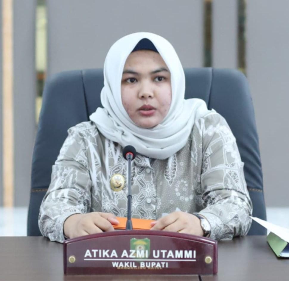 Wakil Bupati Madina Atika Azmi Utammi resmi mendaftar ke Partai Golkar sebagai balon Bupati Madina. Waspada/dok