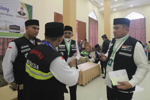 Foto-foto Kloter 9 Tiba Di Asrama Haji Medan