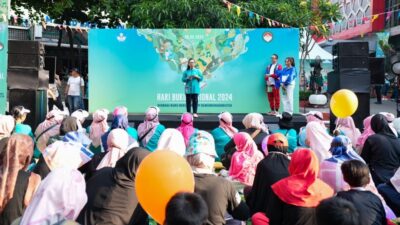 Peringati Hari Buku Nasional, Kemendikbudristek Bagikan 1.800 Buku Bacaan di Car Free Day