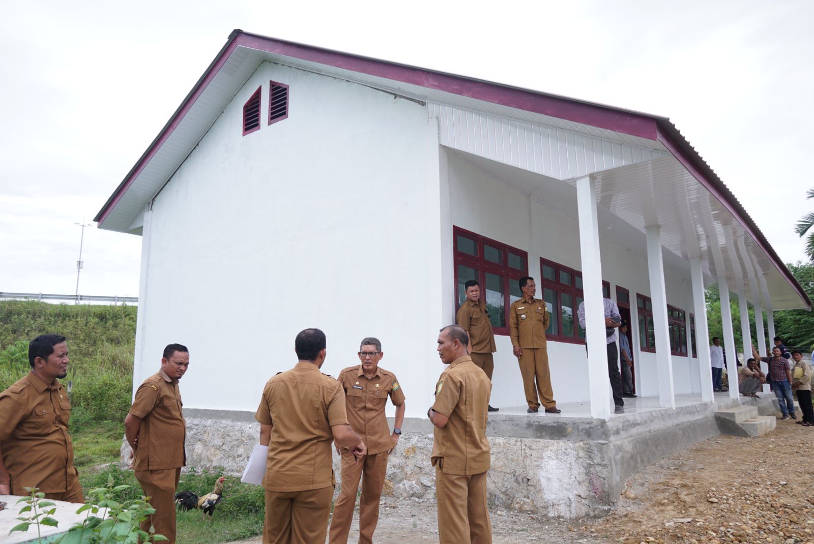 Asisten III Sekda Aceh Besar Tinjau Pembangunan Gedung SDN Bak Sukon