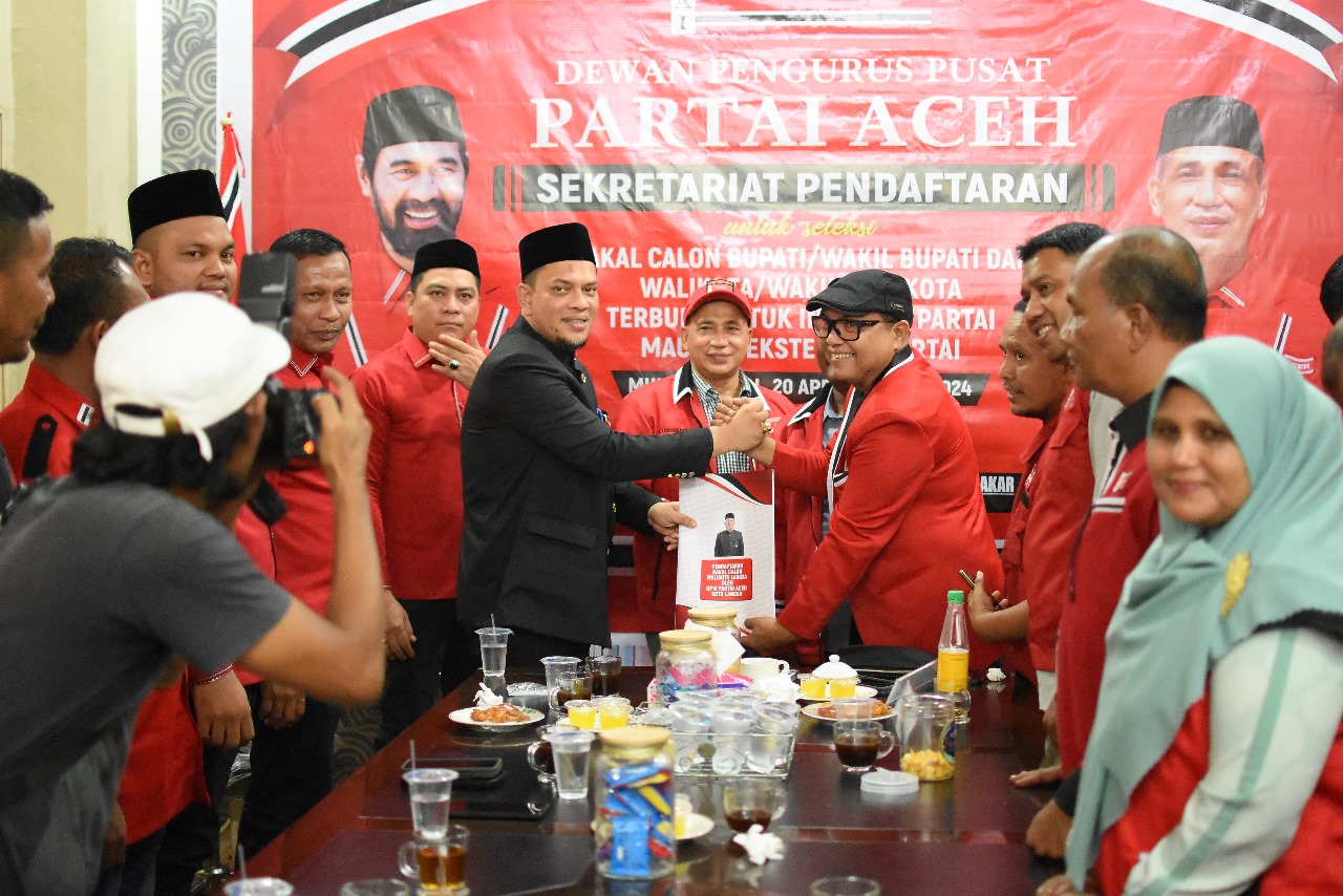 Pendaftaran Dr. Ir. Muhammad Zulfri, ST, MM, MT, IPM sebagai bakal calon (balon) Wali Kota Langsa 2024-2029, di Kantor DPP Partai Aceh, Banda Aceh, Minggu (19/5). Waspada/ist