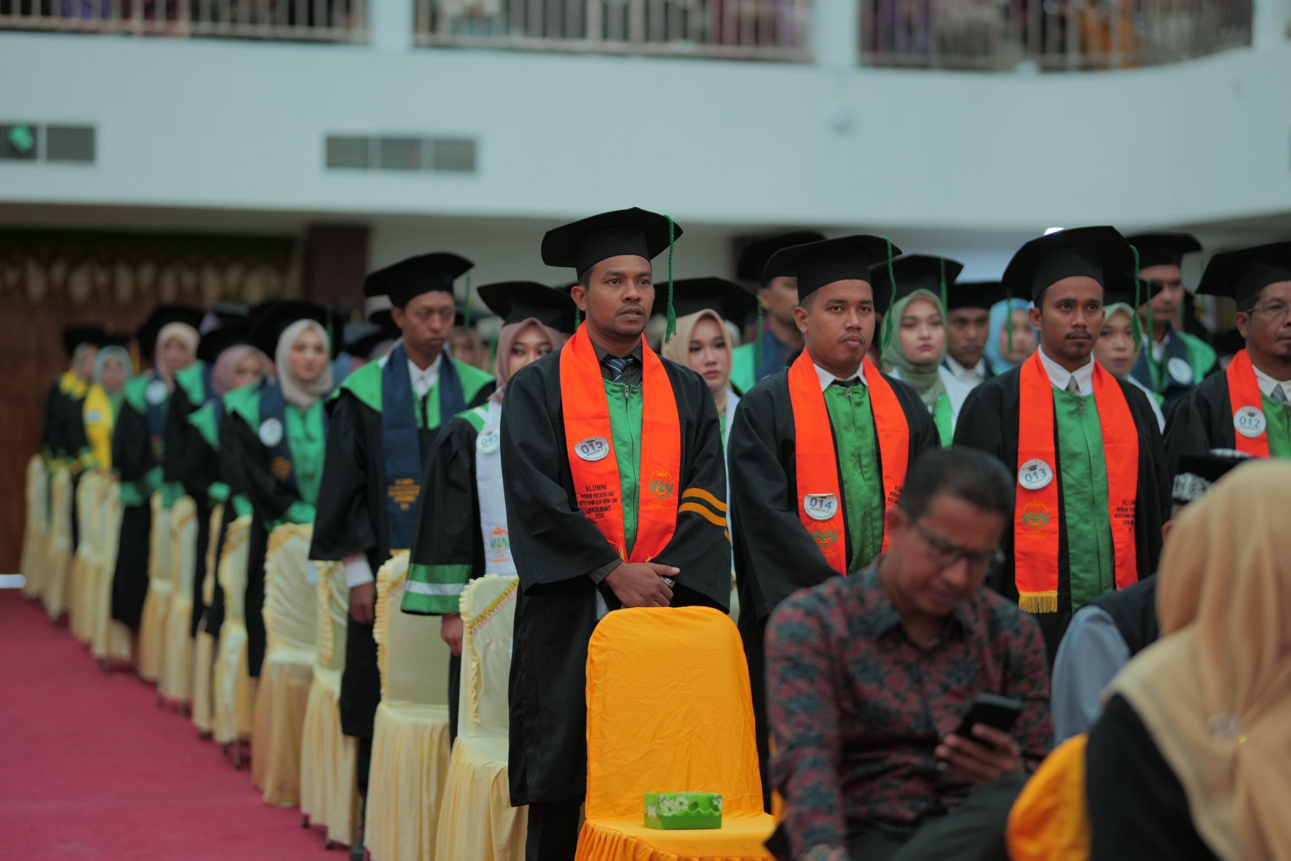 420 mahasiswa IAIN Lhokseumawe ikuti kegiatan Wisudawan angkatan ix di gedung serba guna IAIN setempat, Selasa (14/5) pagi. Waspada/Ist