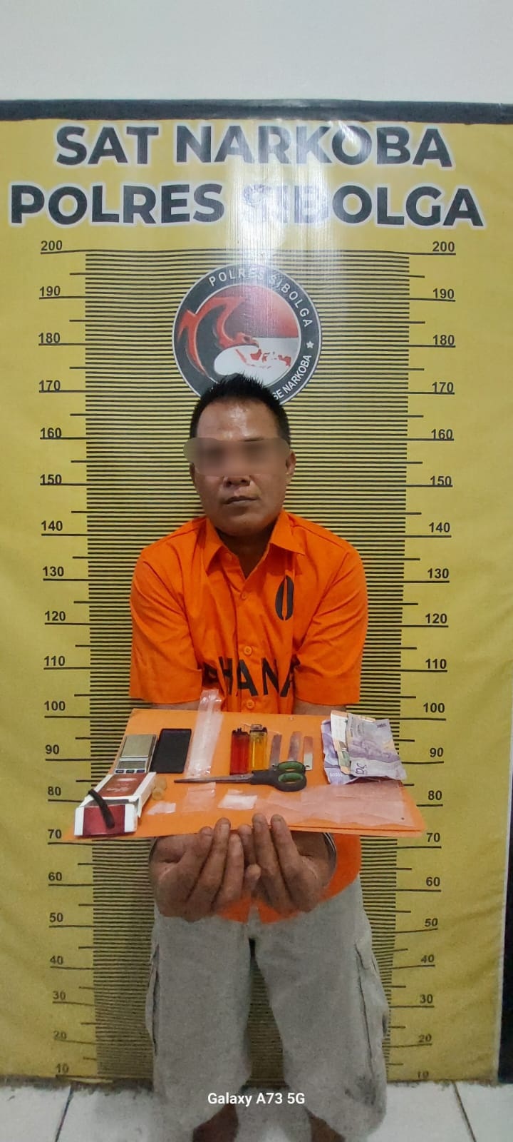 TTP alias Pak J, 41, seorang buruh harian lepas (BHL) warga Jalan Persatuan, Lingkungan III, Kelurahan Pasir Bidang, Kecamatan Sarudik, Kabupaten Tapanuli Tengah diamankan Satuan Reserse Narkoba Polres Sibolga karena kasus narkoba. Waspada/ist