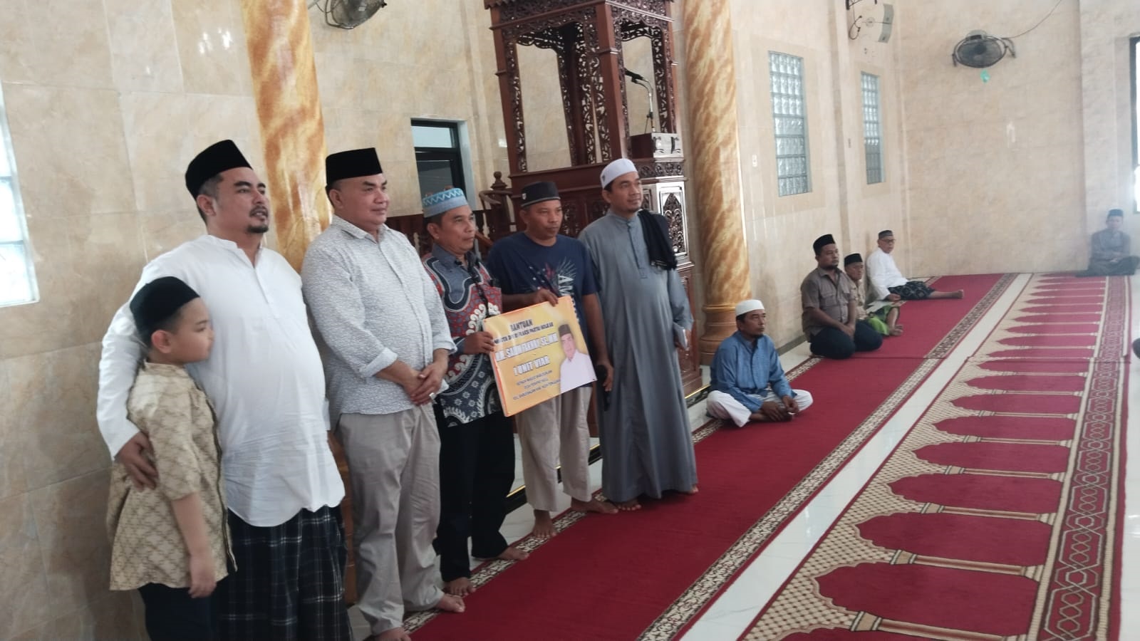 Bacabup Agara Salim Fakhry Sholat Jumat Di Masjid Babussalam