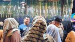 Pengunjung melihat aneka alat TTG di stand TTG Aceh Besar, pada event TTG ke-25 Provinsi Aceh, di Suka Makmue, Nagan Raya, Kamis (9/5). (Waspada/Ist)