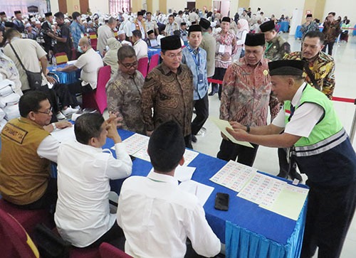 Foto-foto Kakanwil Kemenag Sumbar Tinjau Pelayanan Haji Embarkasi Medan