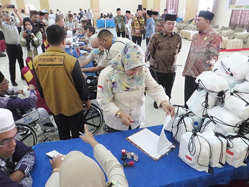 Foto-foto Kakanwil Kemenag Sumbar Tinjau Pelayanan Haji Embarkasi Medan