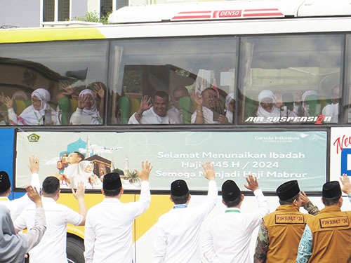 Foto Pelepasan Jamaah Calon Haji Kloter Terakhir Embarkasi Medan