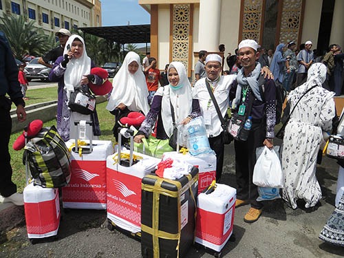 Foto-foto Jamaah Haji Kloter 2 Medan Tiba