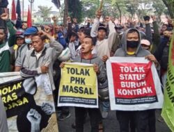 Demo Tuntut Hak Pekerja Di DPRD Sumut