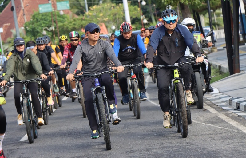 Bersepeda Santai, Kapolrestabes Medan Jalin Silaturahim Dan Hidup Sehat