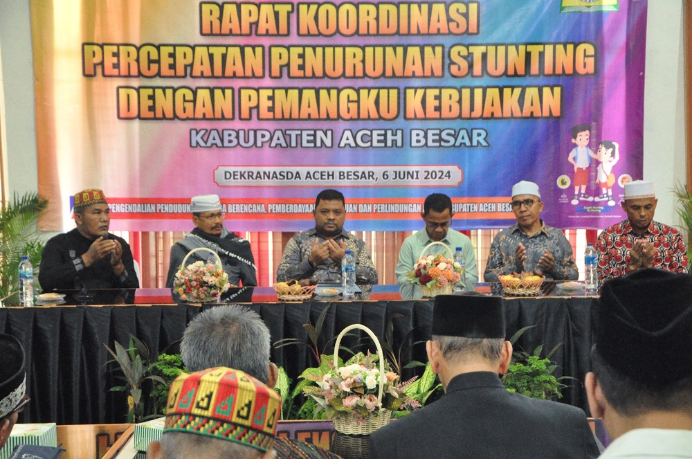 Pelaksanaan Rakor Percepatan Penurunan Stunting yang melibatkan Pemangku Kebijakan Kabupaten Aceh Besar, di aula Dekranasda Aceh Besar, Gampong Gani, Kecamatan Ingin Jaya, Kamis (6/6). (Waspada/Ist)