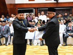 Muhammad Iswanto Terima SK Perpanjangan Pj Bupati Aceh Besar