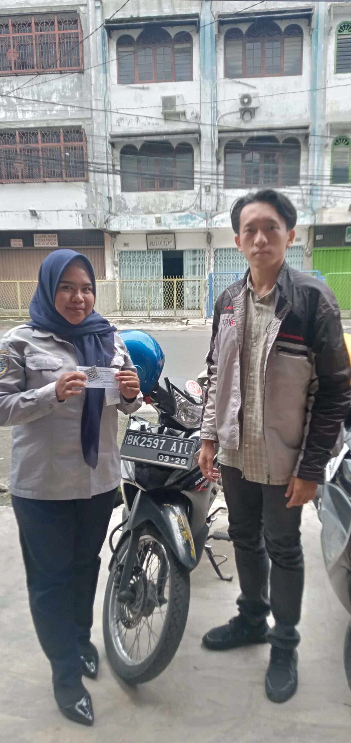 1.093 Stiker Habis Terjual Di Hari Pertama Penerapan Parkir Berlangganan Kota Medan