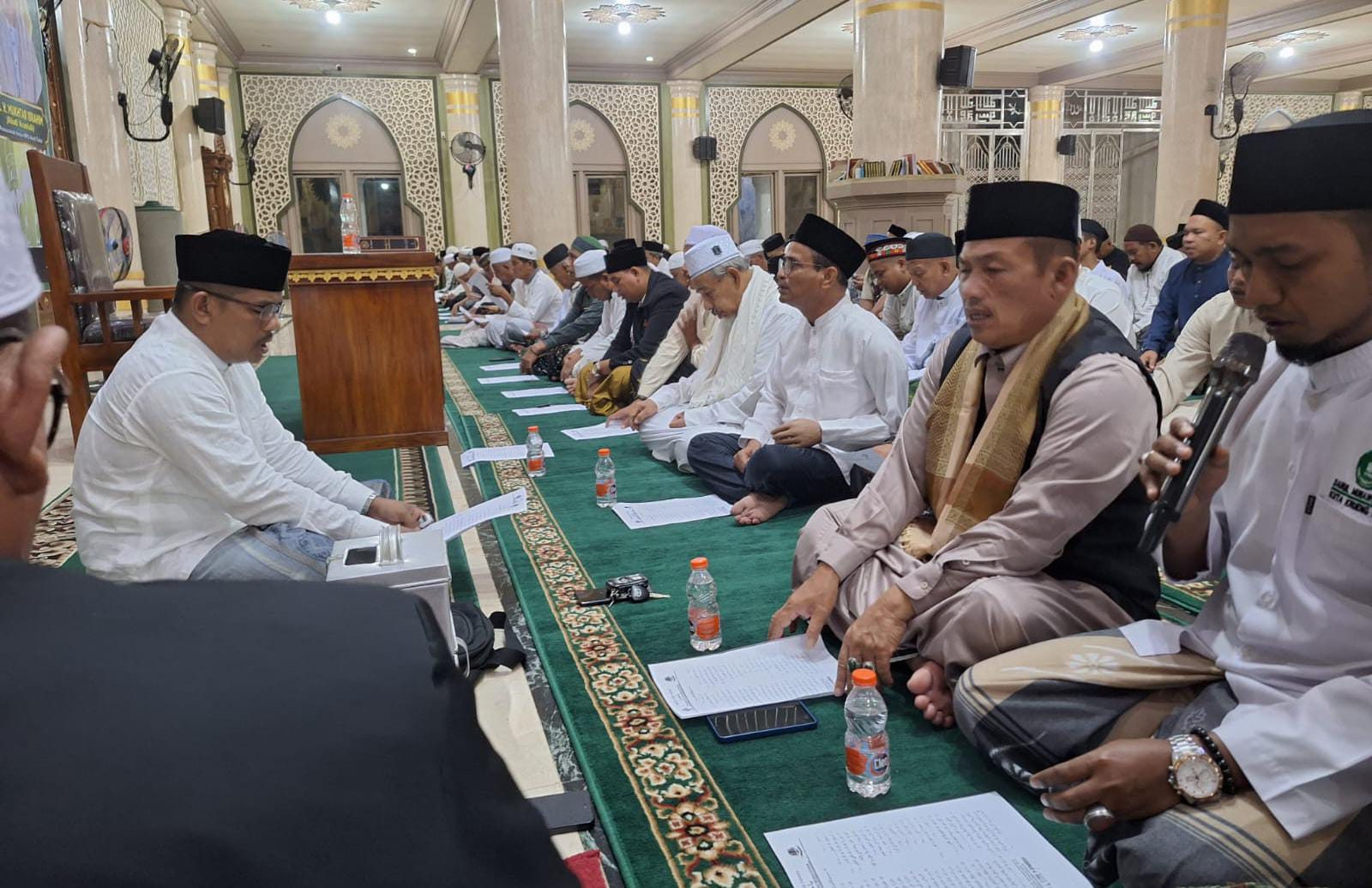 Awal Tahun 1446 Hijriyah, Seribuan Jemaah Larut Dalam Zikir