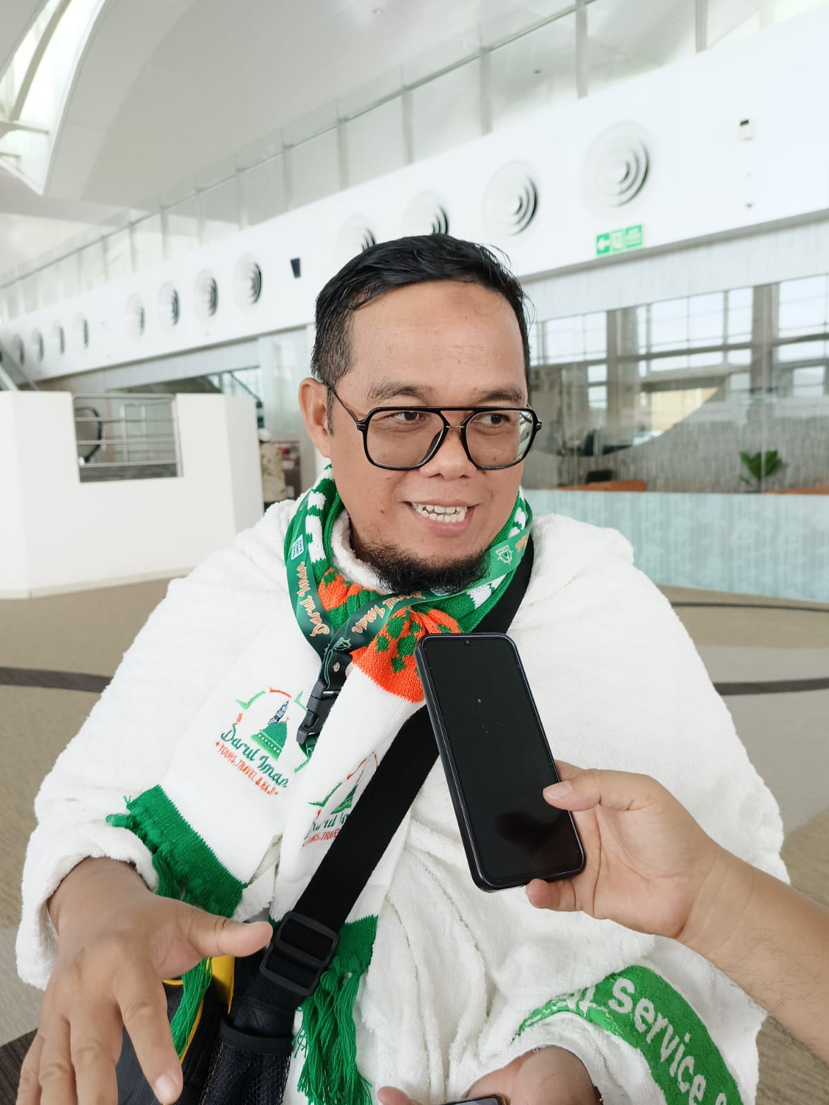Dipandu Dirut Darul Iman, 30 Jamaah Umrah Program Parenting Diberangkatkan Ke Tanah Suci