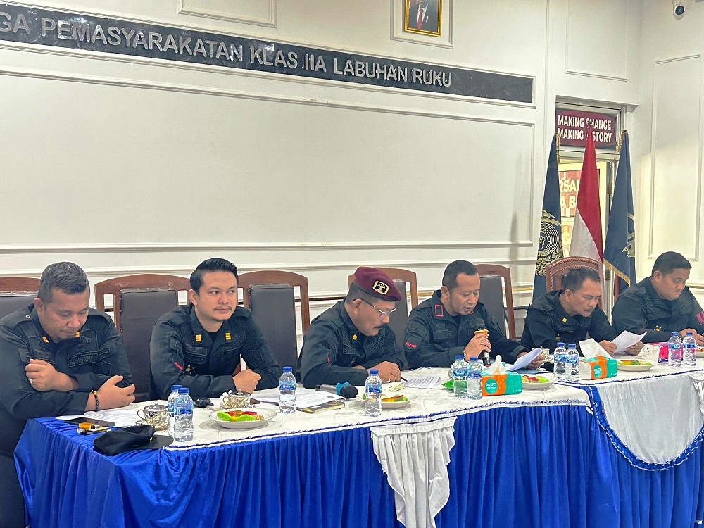 JALANNYA rapat dinas Lapas Kelas IIA Labuhan Ruku Kemenkumham Sumut.Waspada/Ist