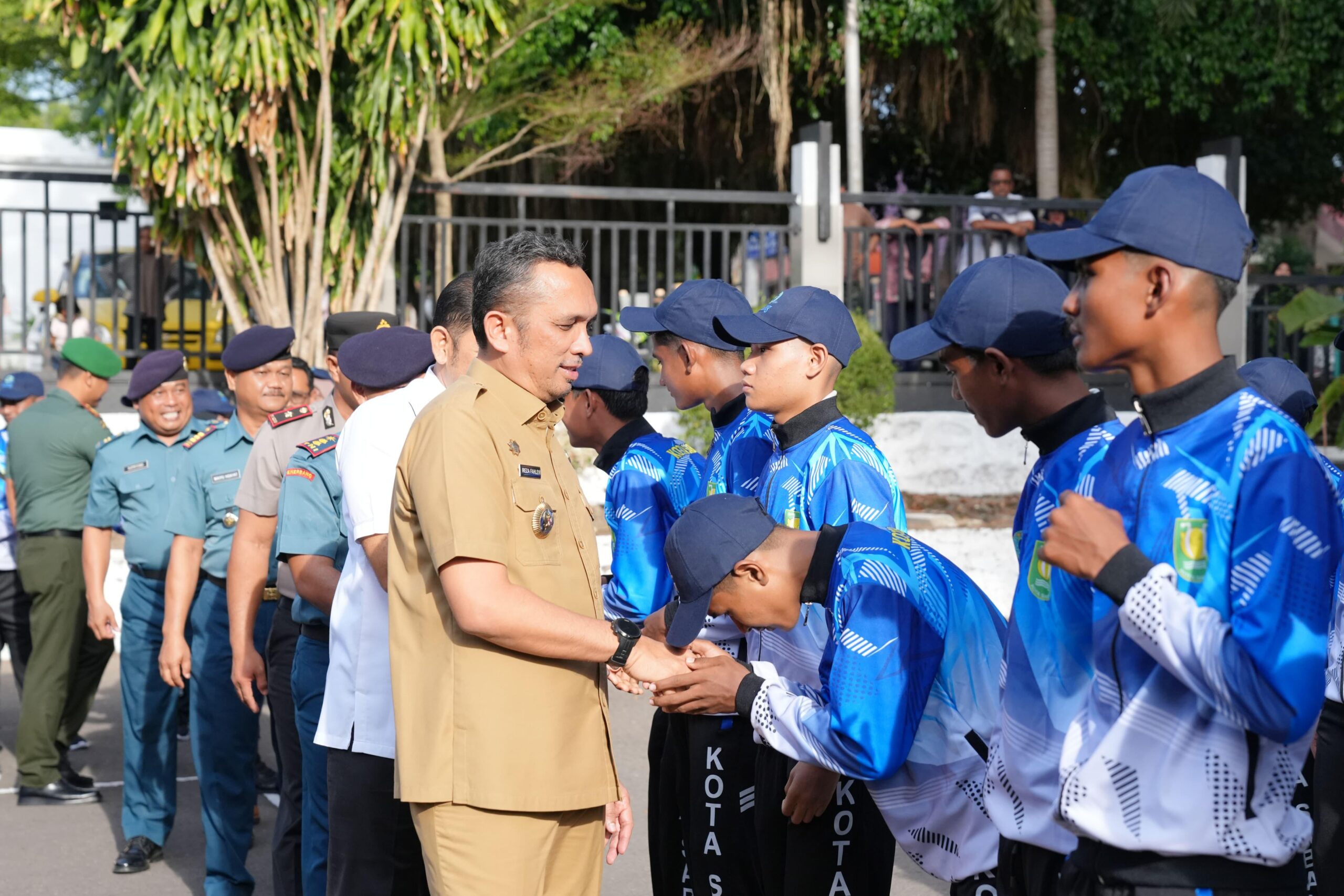 Pj Wali Kota Sabang Lepas 145 Atlet Ikut Popda Aceh