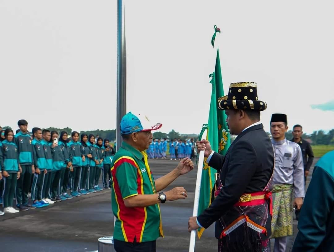 Wali Kota Lepas Atlet Medan Ke PON