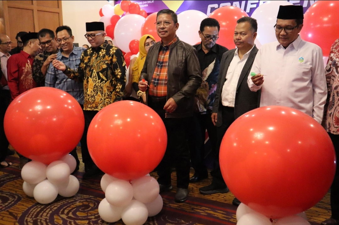 Resmi Dibuka, Pameran Con Xtra Kemenag Dipadati Pengunjung