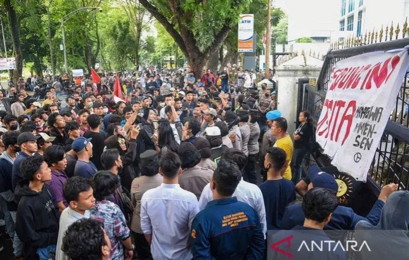 Hari Ini Daerah Bergerak Ikut Demo Indonesia Darurat