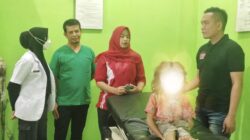 Respon cepat Pemkab Sergai bersama pihak kepolisian membawa bocah wanita serta abang kandung dan kedua orang tuanya ke RS. Sultan Sulaiman Sergai. Waspada/ist