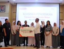 Duta Safety Riding Peroleh Beasiswa Pendidikan Yayasan AHM