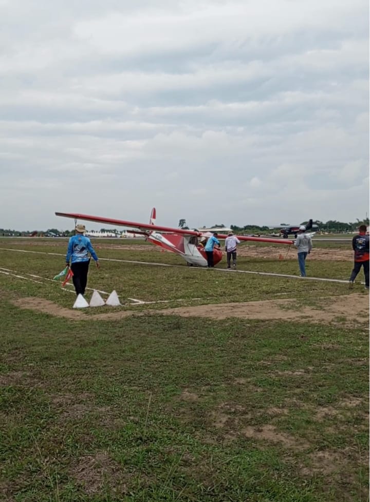 Papua Tengah Rebut Emas Perdana Terbang Layang