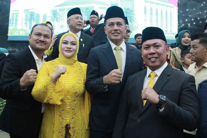 Foto-foto Chairunnisa Dilantik Jadi Anggota DPRD Sumut