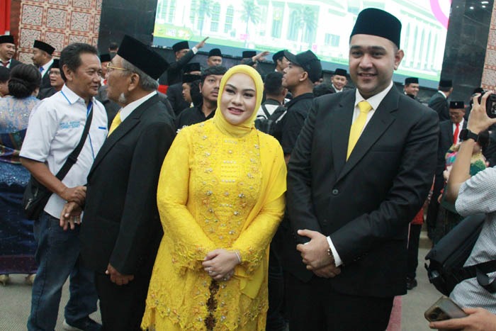 Foto-foto Chairunnisa Dilantik Jadi Anggota DPRD Sumut