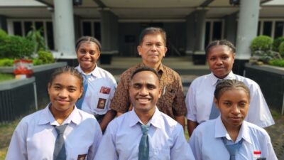 Program ADEM dan ADik, Buka Jalan Pendidikan Papua dan 3T