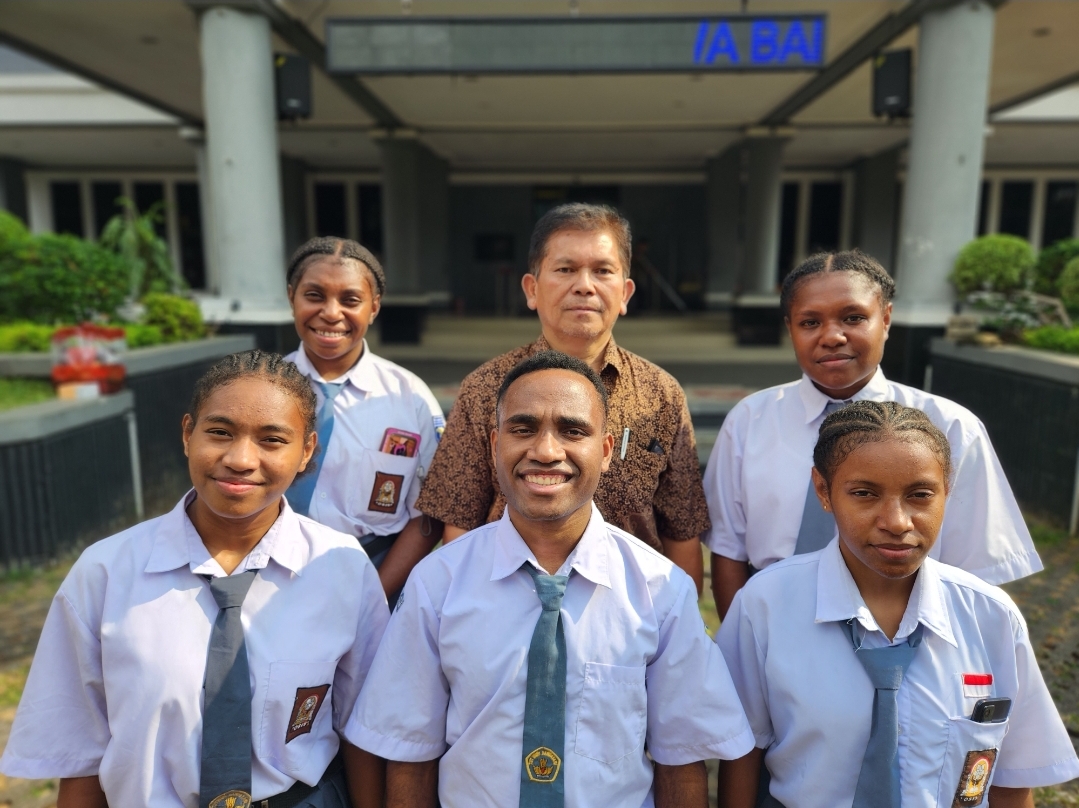 Program ADEM dan ADik, Buka Jalan Pendidikan Papua dan 3T