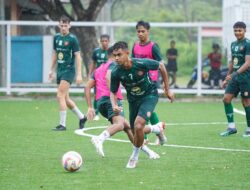 Persiraja Adaptasi Lapangan Sintetis